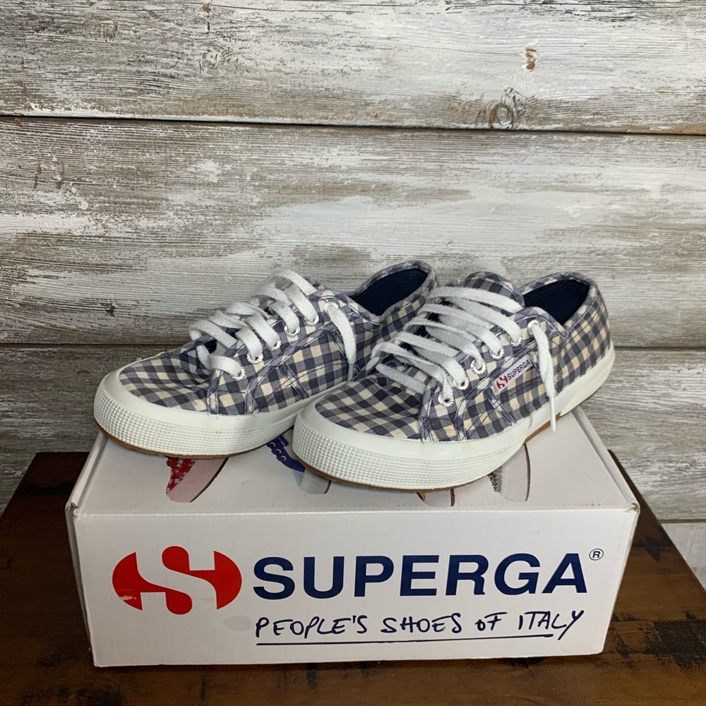Superga lace up sneakers size 8.5
